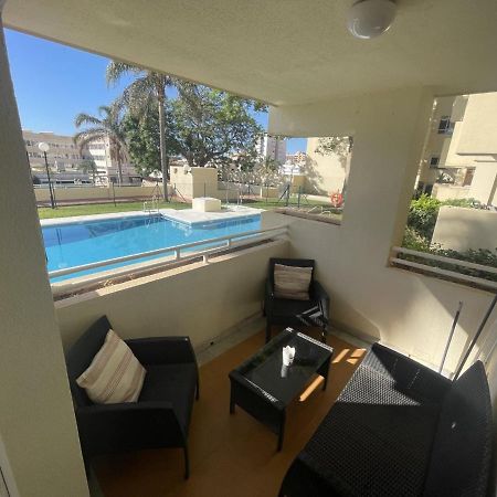 Apartament Apartamento En La Carihuela Con Piscina Y Parking, Al Lado De La Playa Torremolinos Zewnętrze zdjęcie
